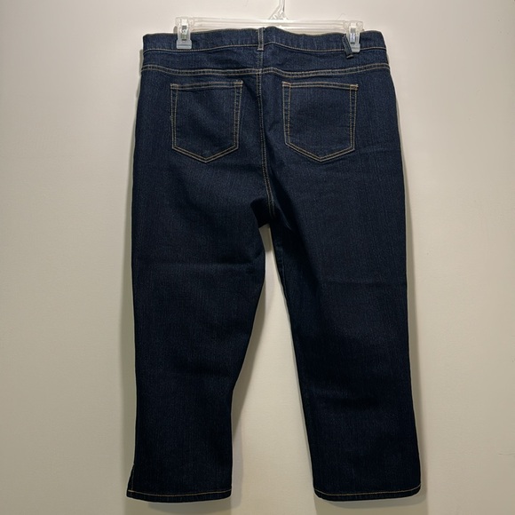 Women Dark Denim Capri Size:16 - Picture 2 of 3